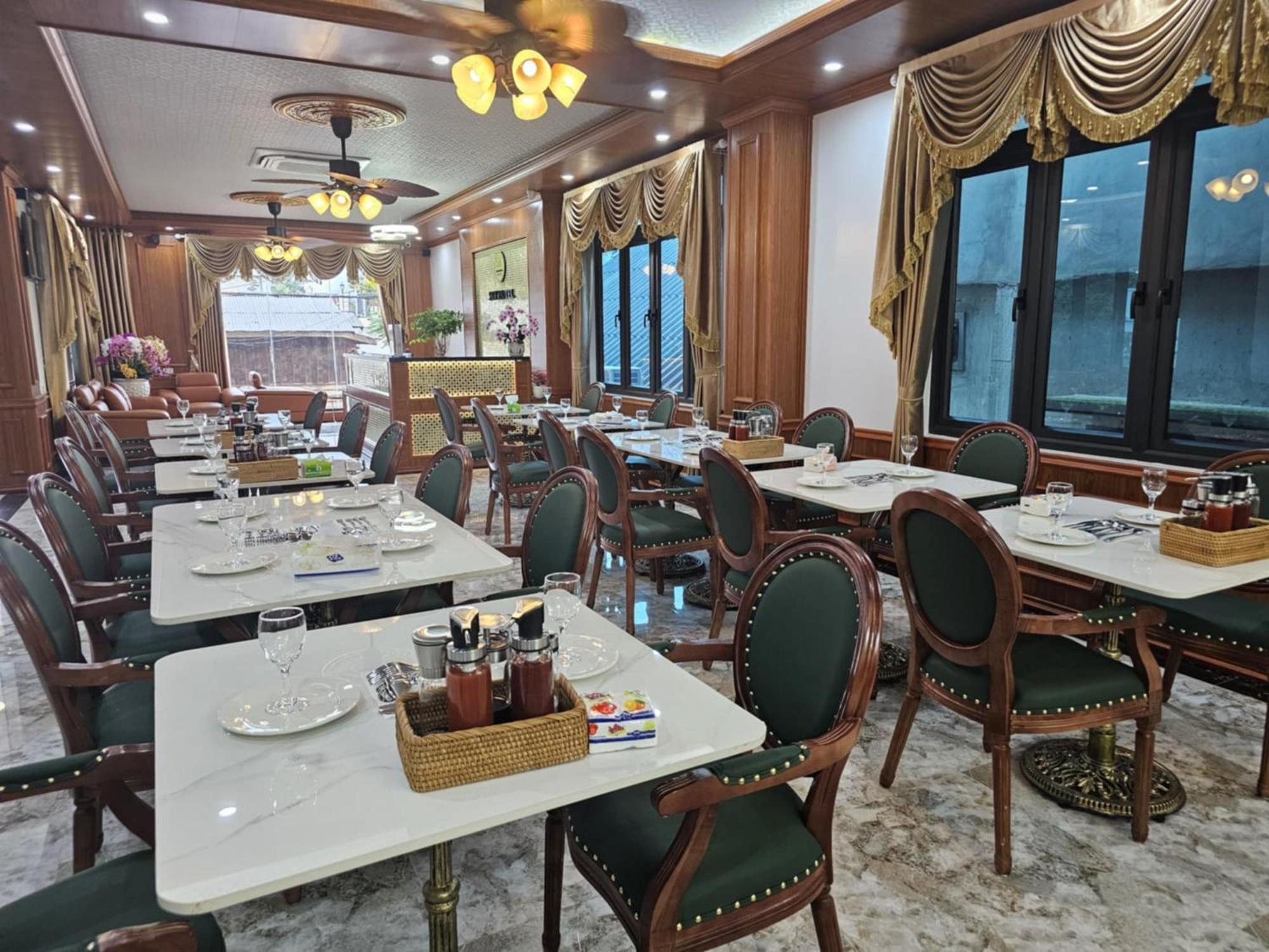 Sky Hotel Vang Vieng Exterior foto